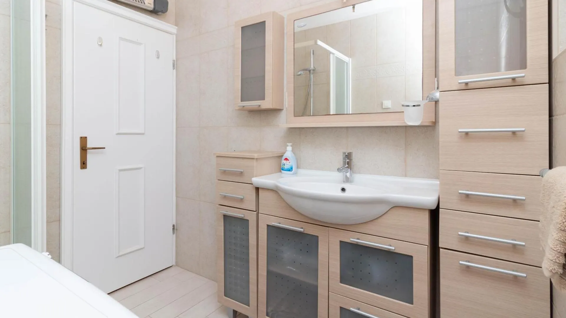 New! Beachfront Apartment With Seaview - Ta Leut Agency プリヴラカ