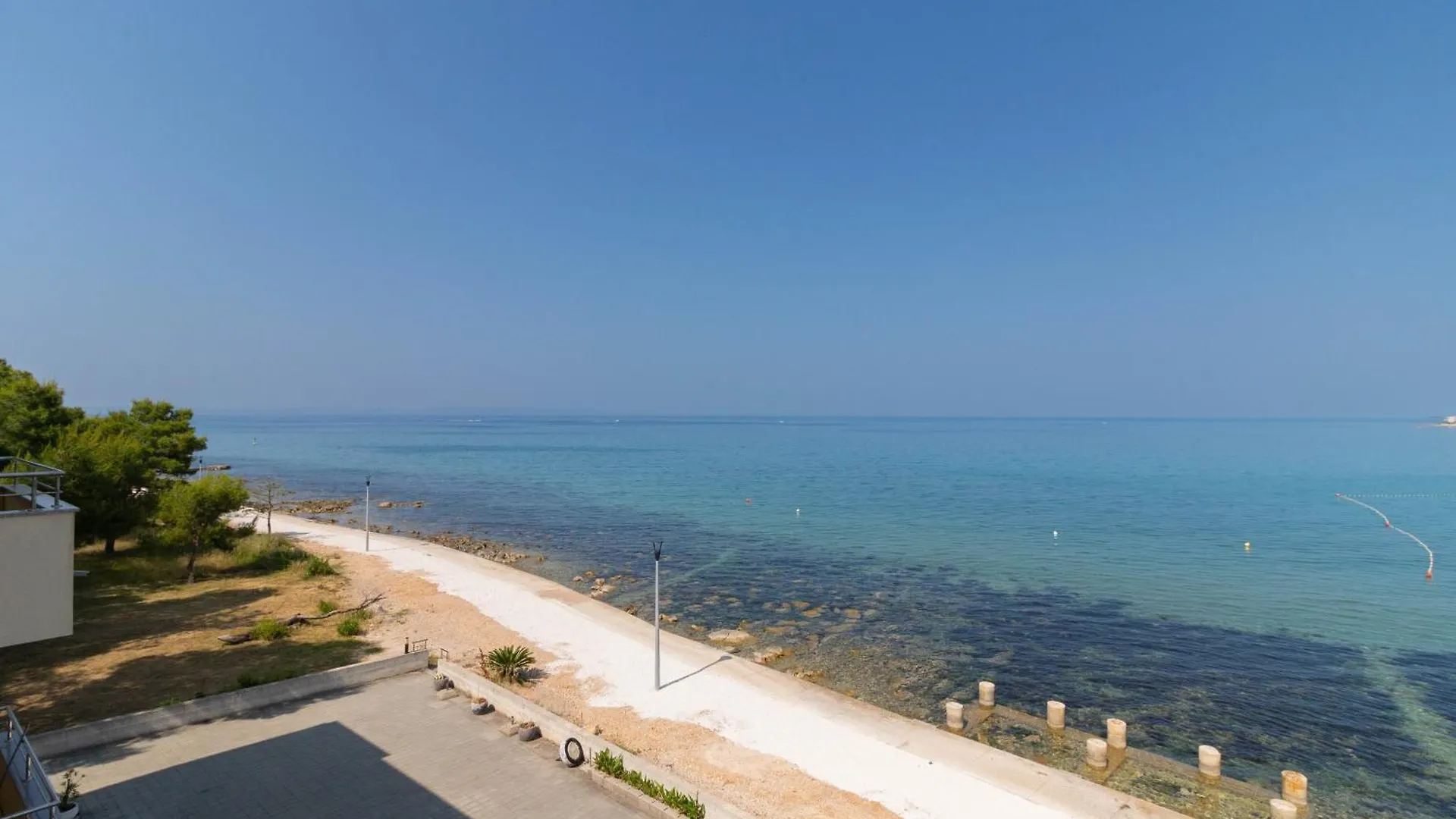 New! Beachfront Apartment With Seaview - Ta Leut Agency プリヴラカ 0*,  クロアチア