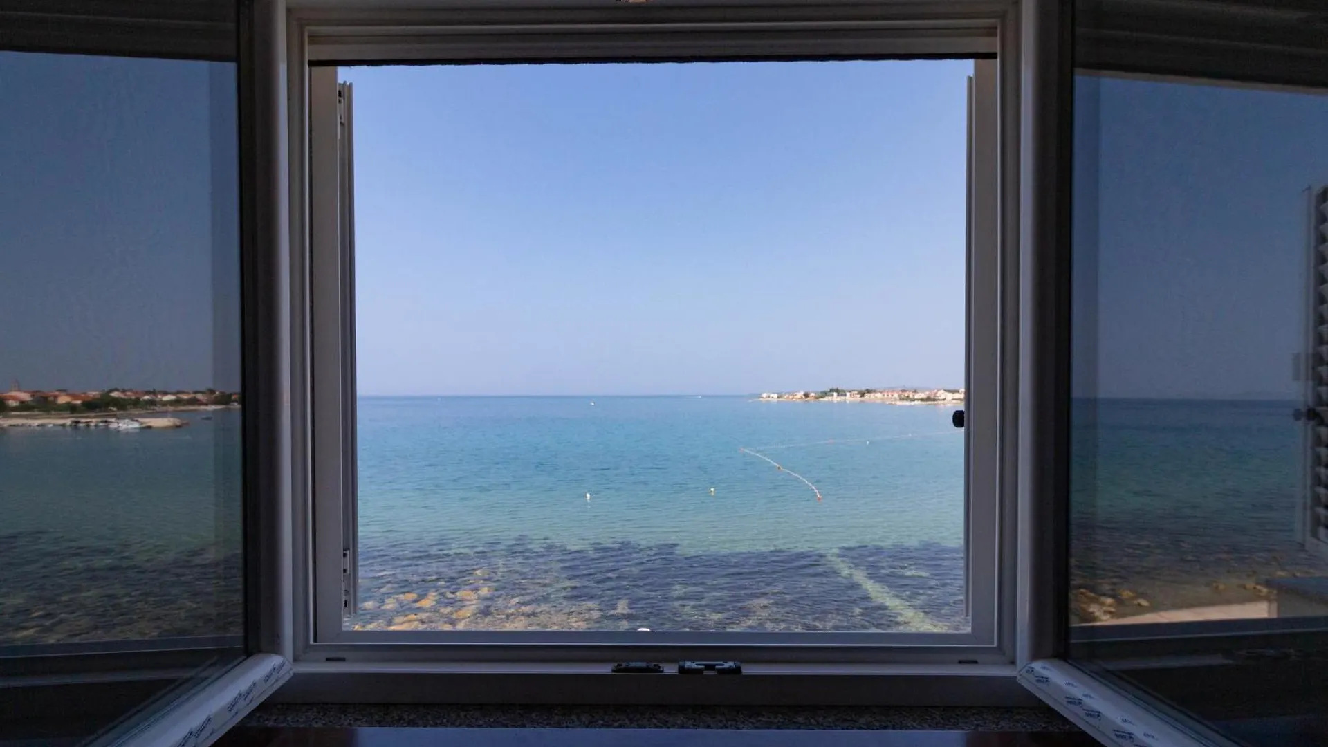 New! Beachfront Apartment With Seaview - Ta Leut Agency プリヴラカ クロアチア