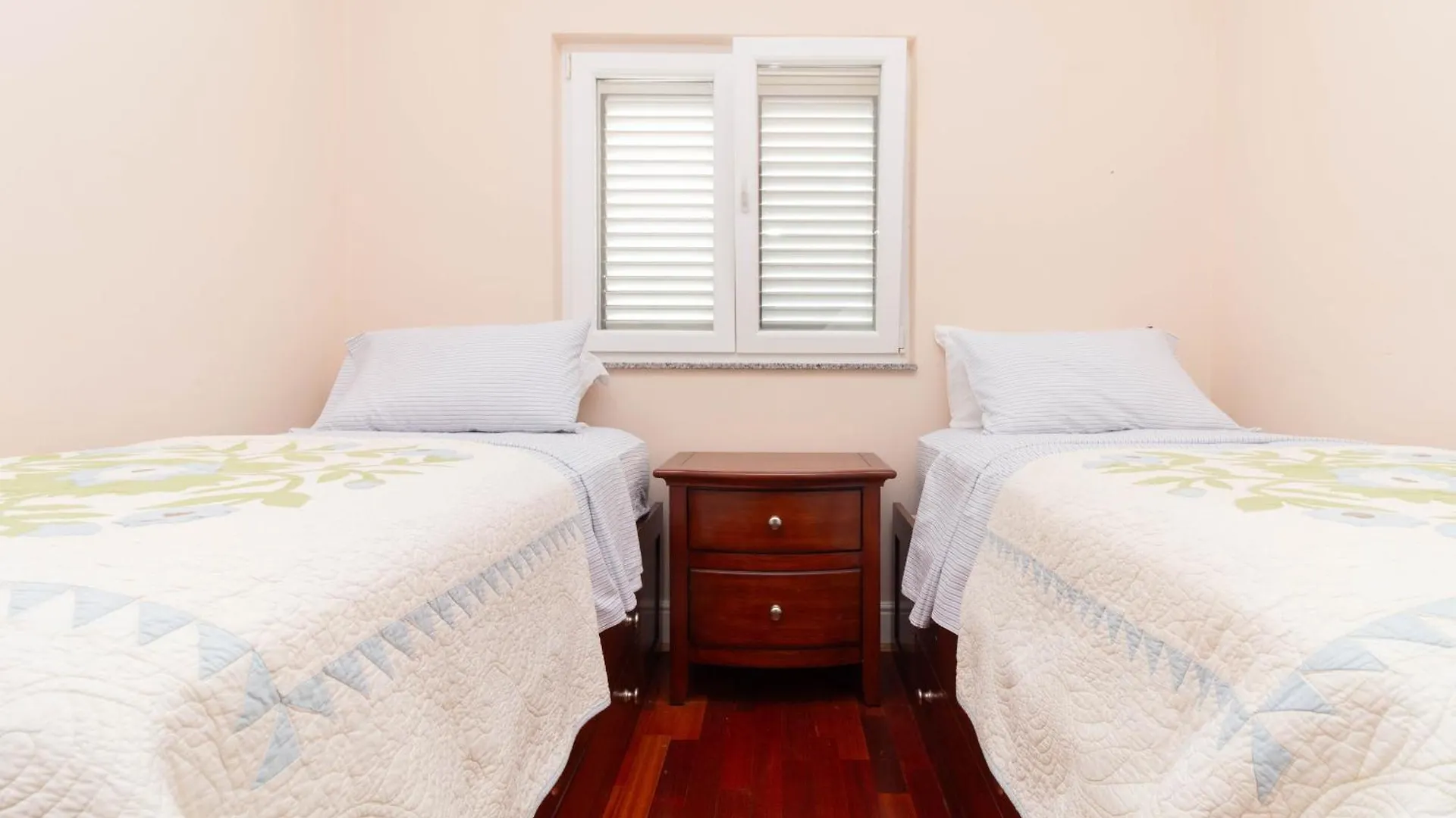 New! Beachfront Apartment With Seaview - Ta Leut Agency プリヴラカ