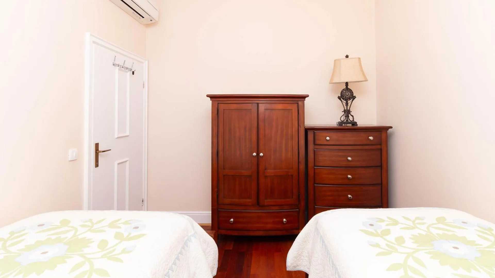 New! Beachfront Apartment With Seaview - Ta Leut Agency プリヴラカ
