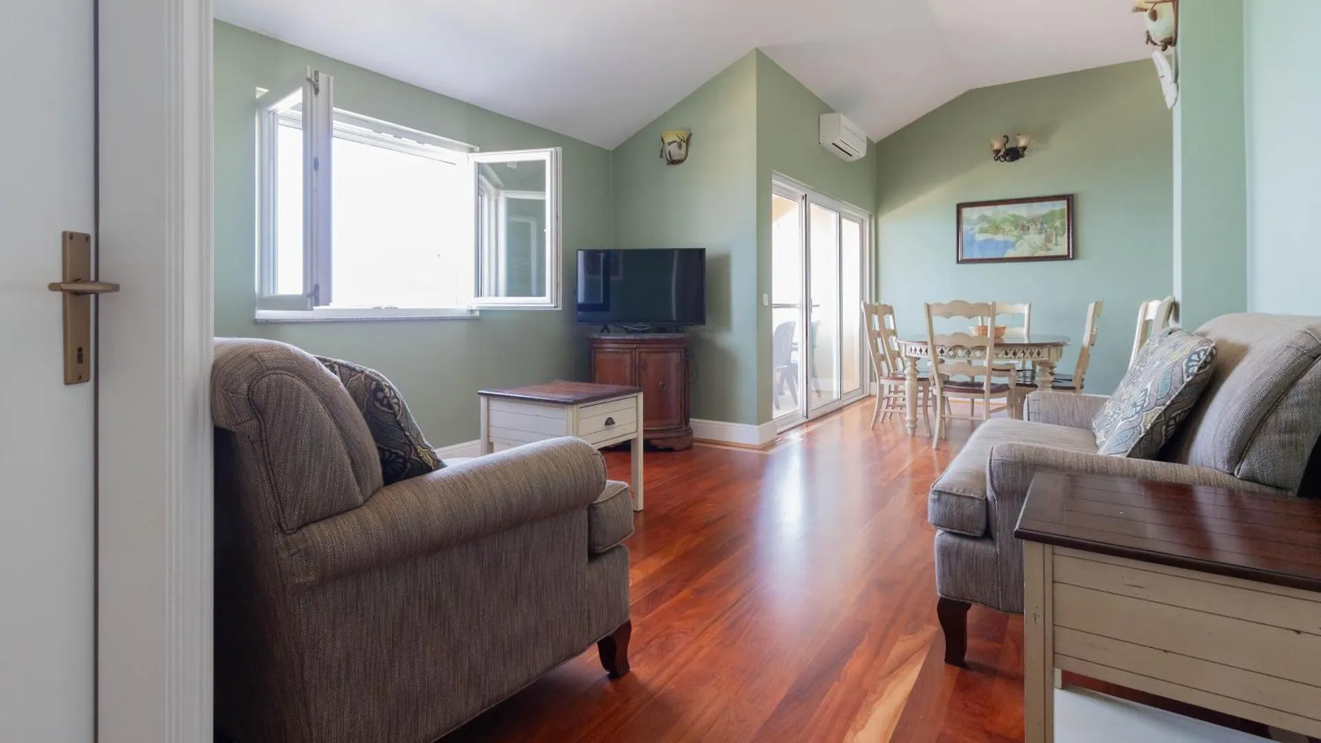 New! Beachfront Apartment With Seaview - Ta Leut Agency プリヴラカ クロアチア