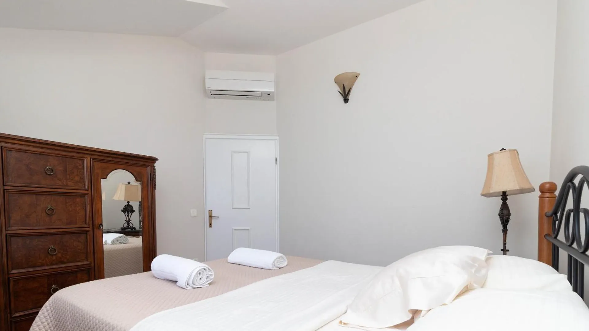 New! Beachfront Apartment With Seaview - Ta Leut Agency プリヴラカ