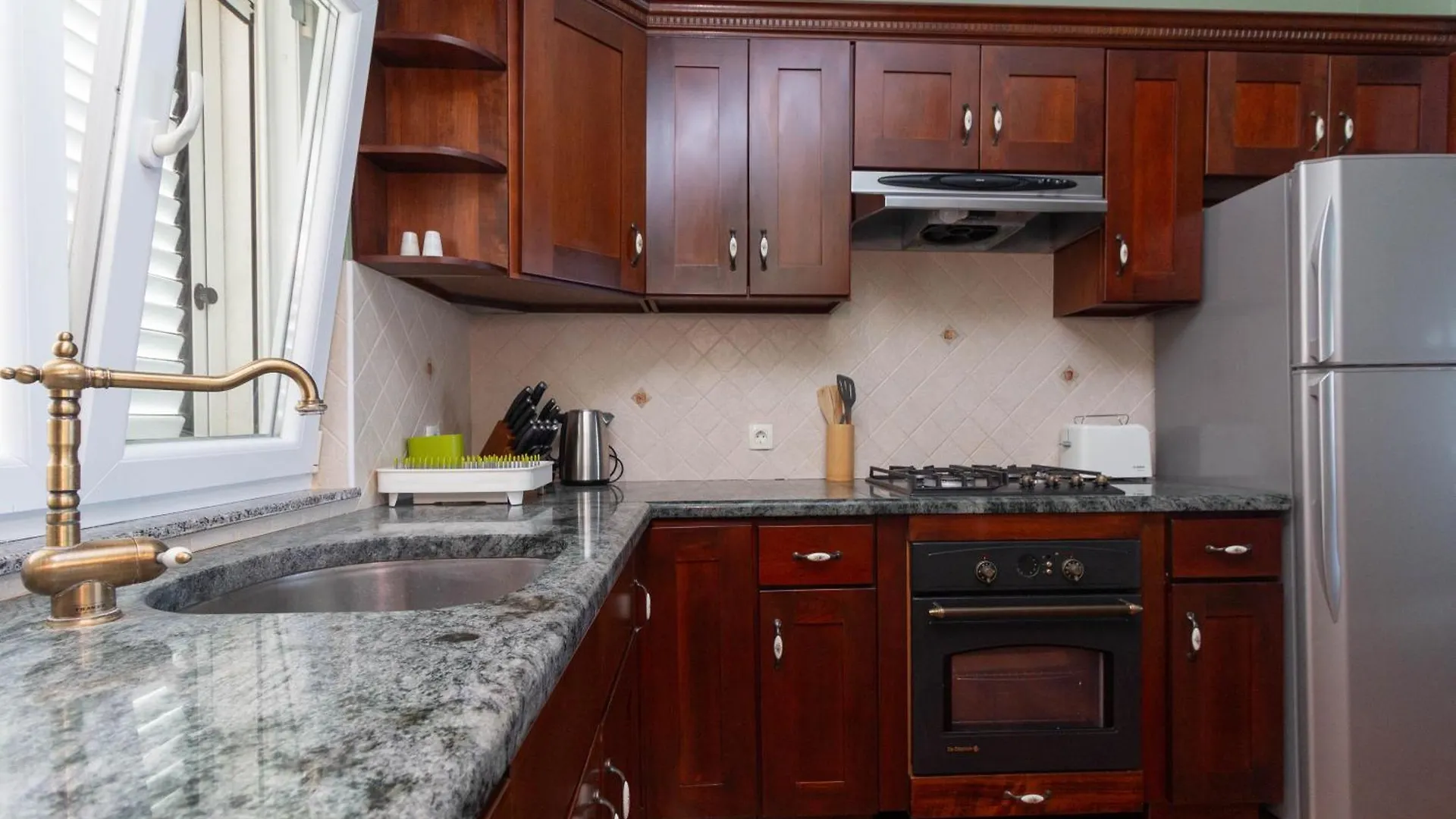 New! Beachfront Apartment With Seaview - Ta Leut Agency プリヴラカ