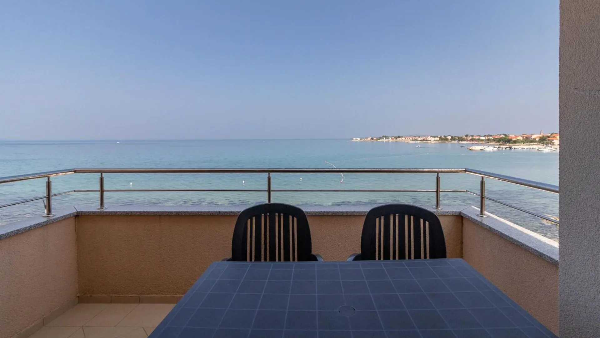 New! Beachfront Apartment With Seaview - Ta Leut Agency プリヴラカ